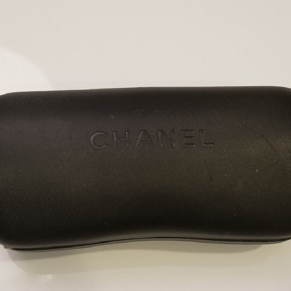 CHANEL Sunglasses Black - Picture 6 of 8